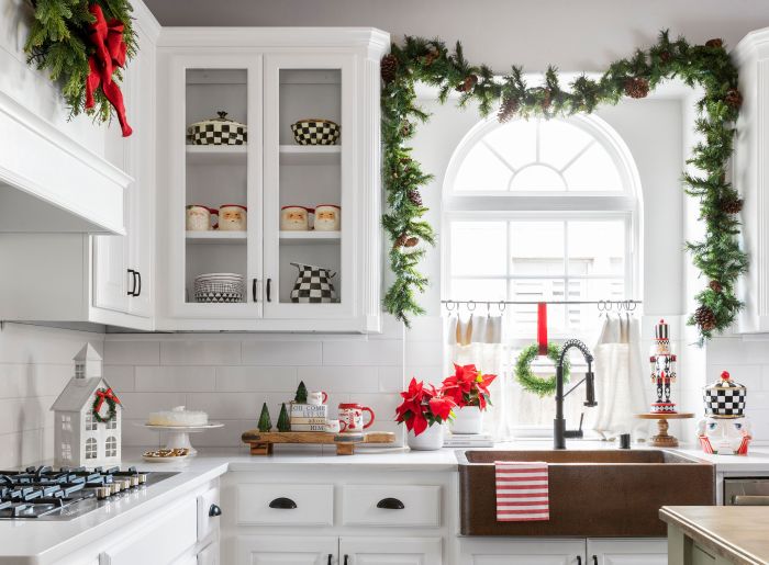 Christmas decor for kitchen